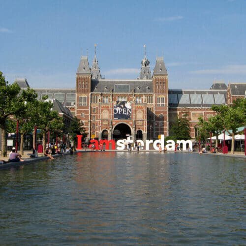 Logo The Flying Pig Beach Hostel